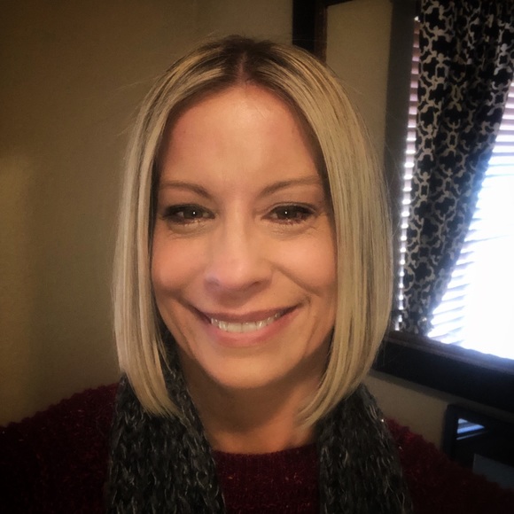 Meet your Posher, Laura - Picture 1 of 1